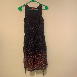 Blue girls dress.  Floral design with pockets